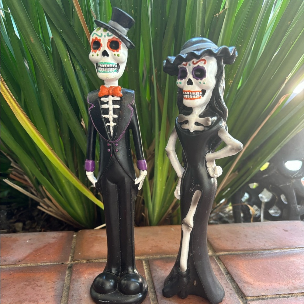 Dia de Los Muertos couple